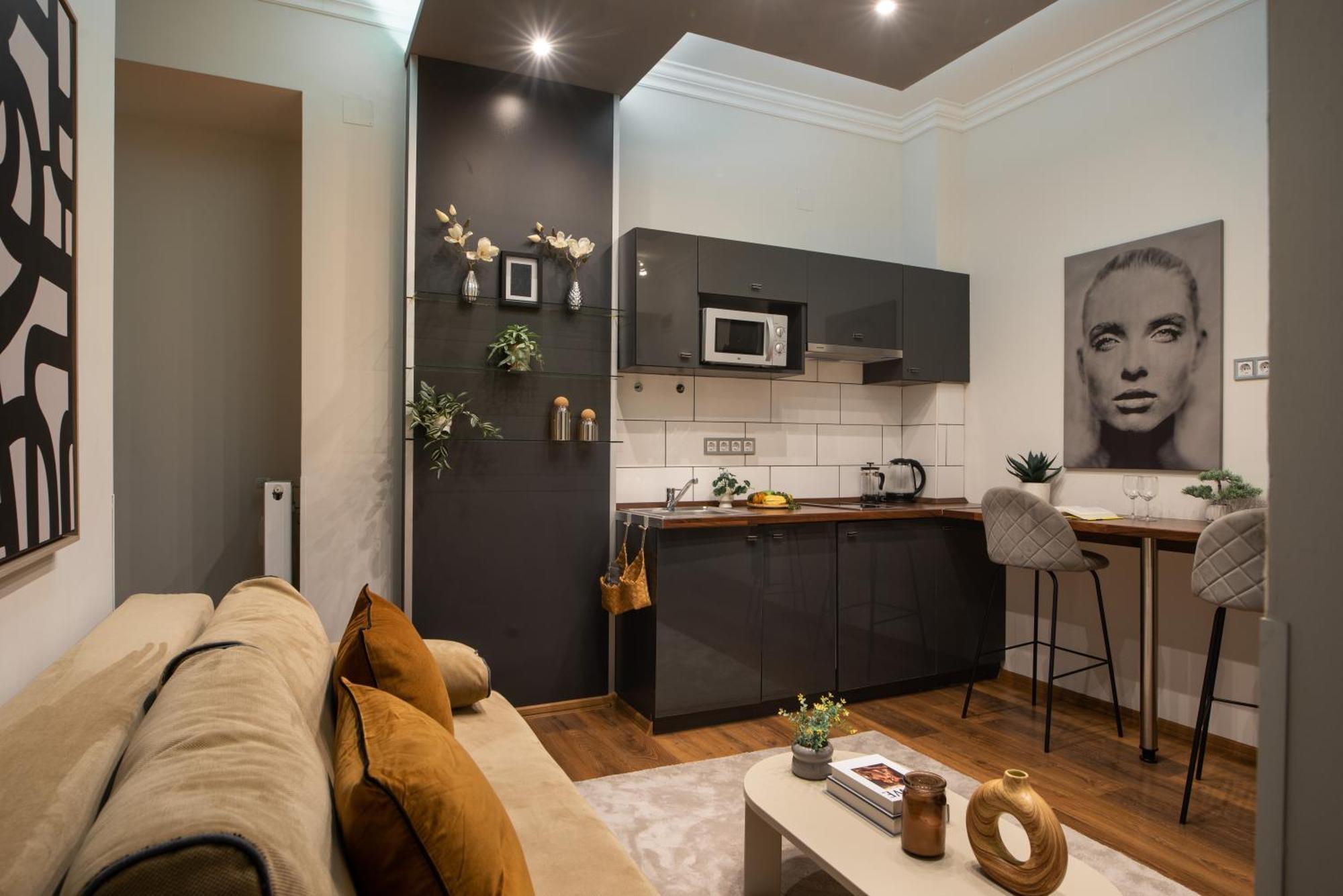 Chic 1br Retreat Near New York Cafe With View Lejlighed Budapest