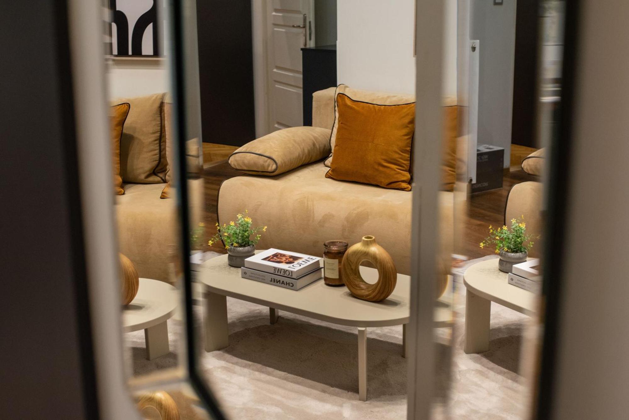Lejlighed Chic 1br Retreat Near New York Cafe With View