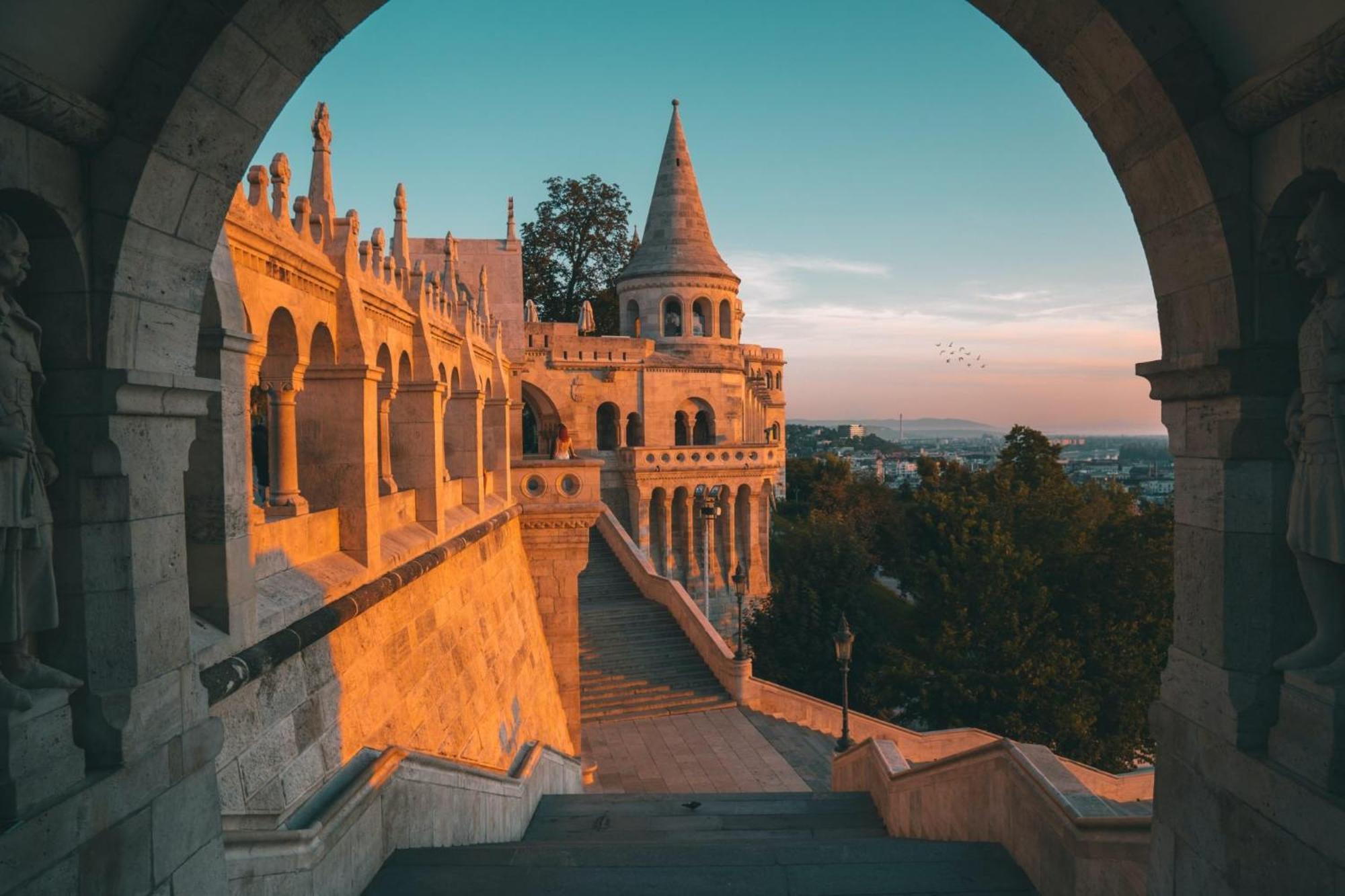 Chic 1br Retreat Near New York Cafe With View Lejlighed Budapest